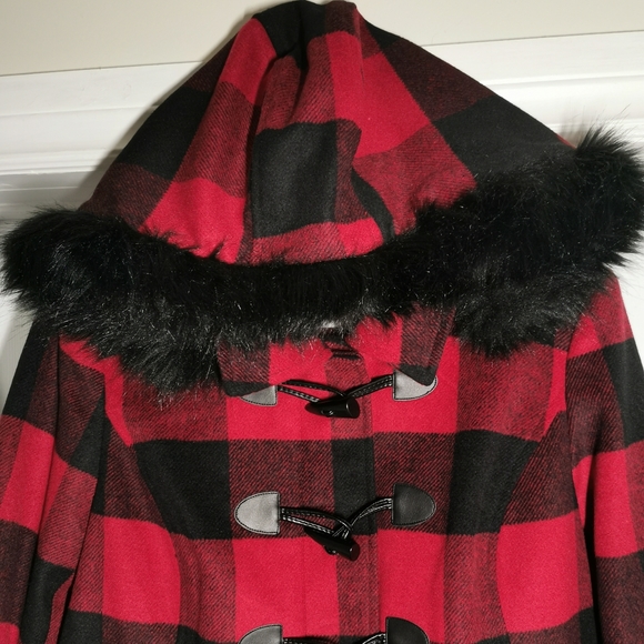 Ladies pea coat with a detachable hood - Picture 6 of 6